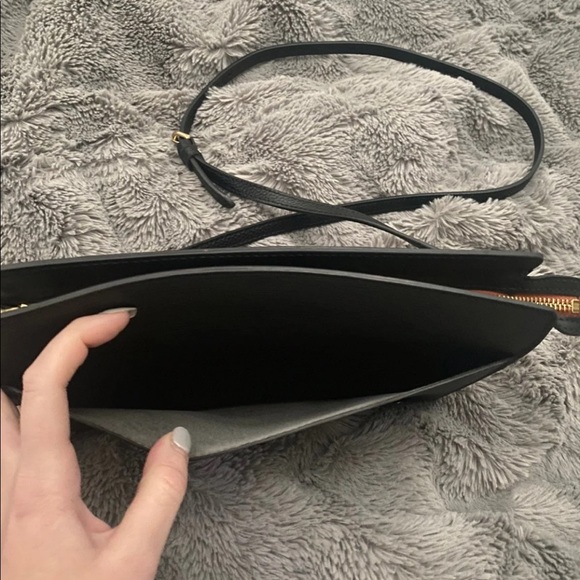 Auth louis vuitton crossbody ❌SOLD❌ - Picture 5 of 11